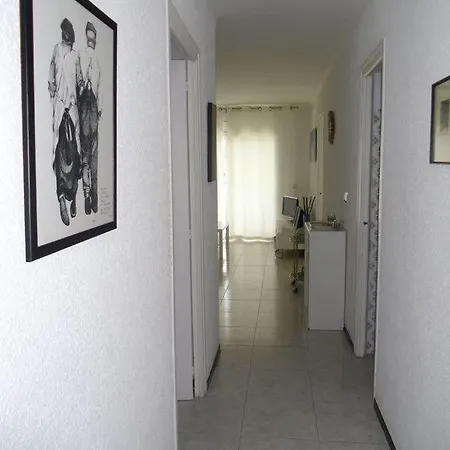 Bonito Apartamento En Roses Zona Familiar Exterior photo