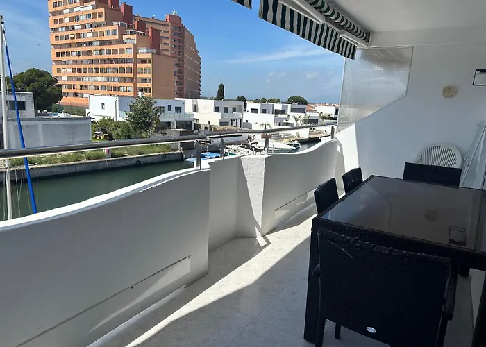 Bonito Apartamento En Roses Zona Familiar